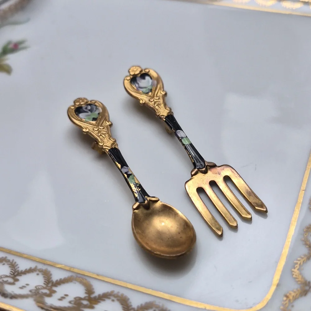 Vintage Circa fork & spoon Handpainted pins brooches gold tone metal